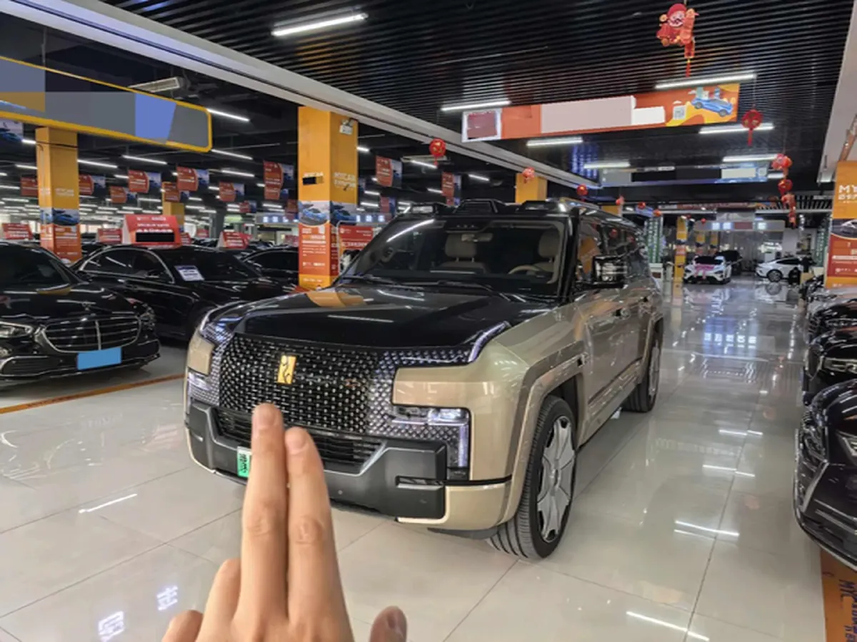 2025 YangWang U8 L REEV 272HP REEV,autocango,china used car exporter,china ev exporter,chinese used car exporter,chinese used ev exporter