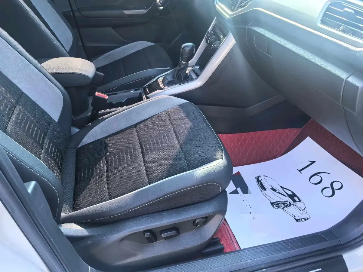 2022 Volkswagen T-Roc 1.4T 150HP L4 7DCT,autocango,china used car exporter,china ev exporter,chinese used car exporter,chinese used ev exporter