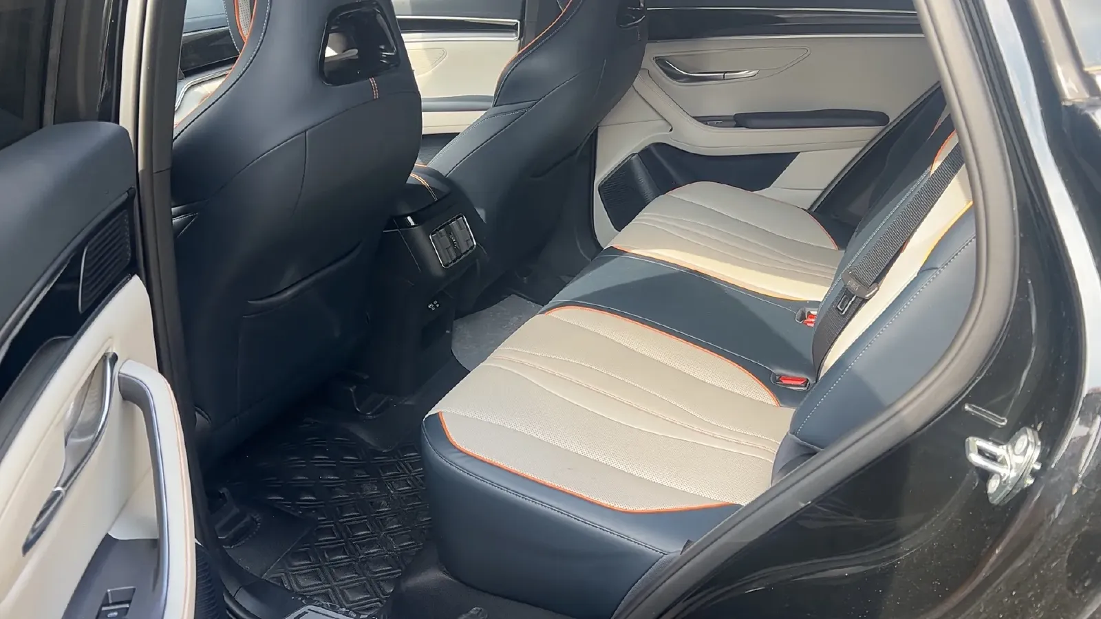 2024 BYD Song Plus BEV 71.8KWH,autocango,china used car exporter,china ev exporter,chinese used car exporter,chinese used ev exporter