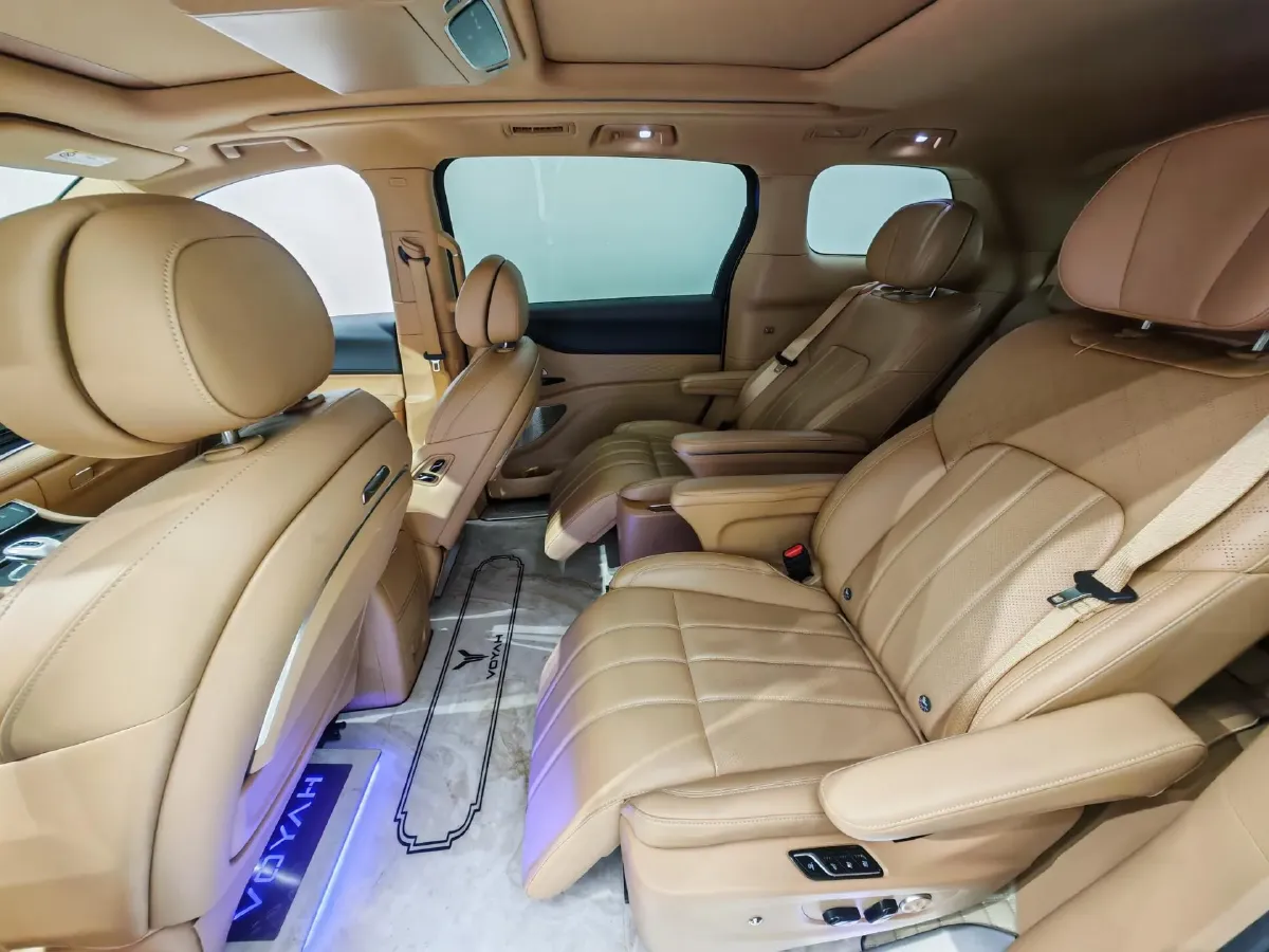 2024 Voyah Dream 1.5T 150HP L4 PHEV 43KWH,autocango,china used car exporter,china ev exporter,chinese used car exporter,chinese used ev exporter