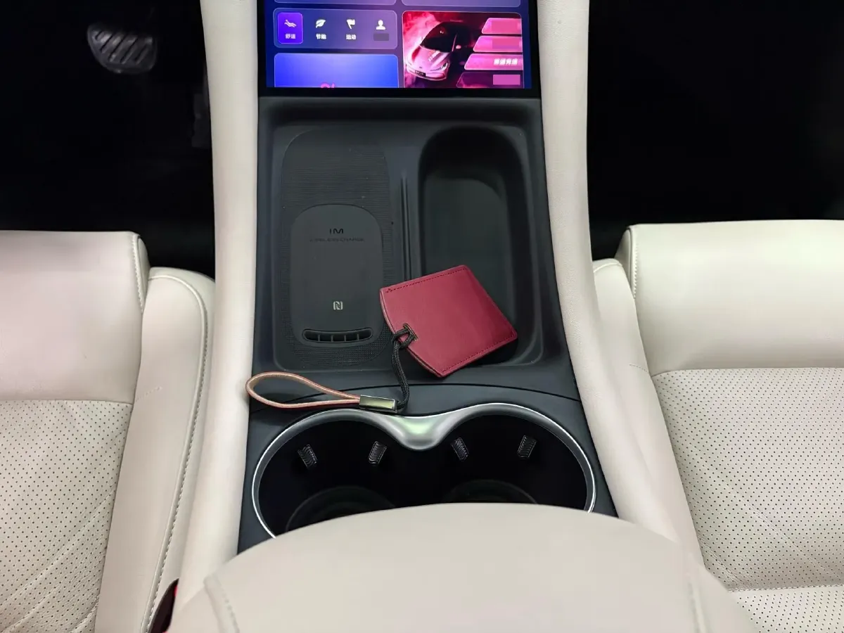 2024 IM L6 BEV 75KWH,autocango,china used car exporter,china ev exporter,chinese used car exporter,chinese used ev exporter