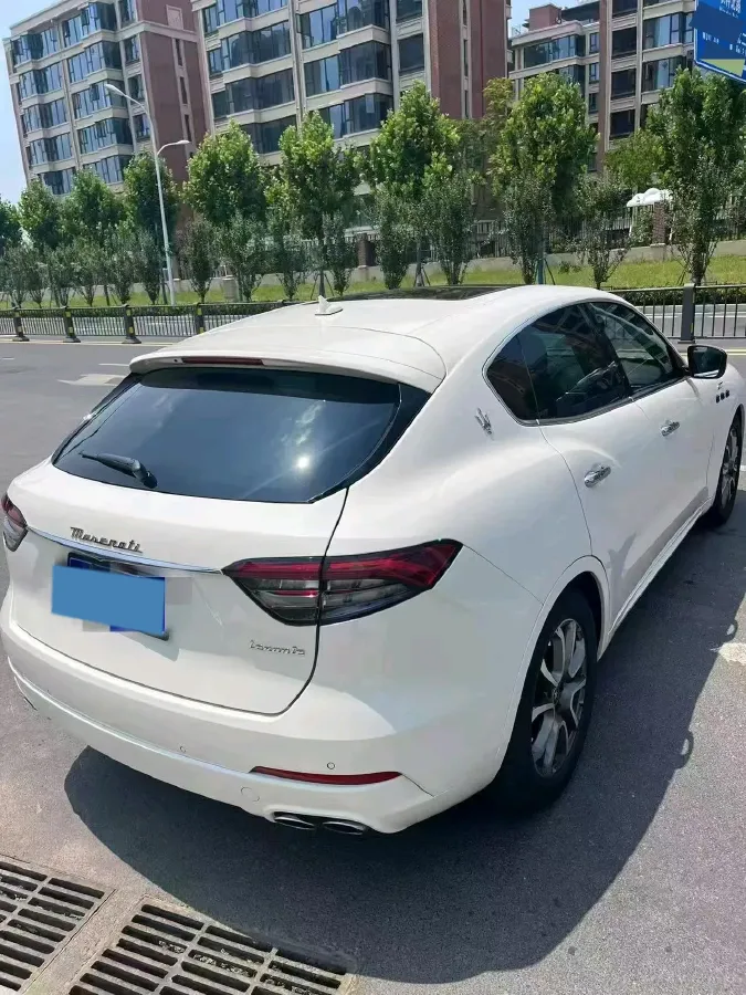 2022 Maserati Levante 2.0T 330HP L4 8AT,autocango,china used car exporter,china ev exporter,chinese used car exporter,chinese used ev exporter
