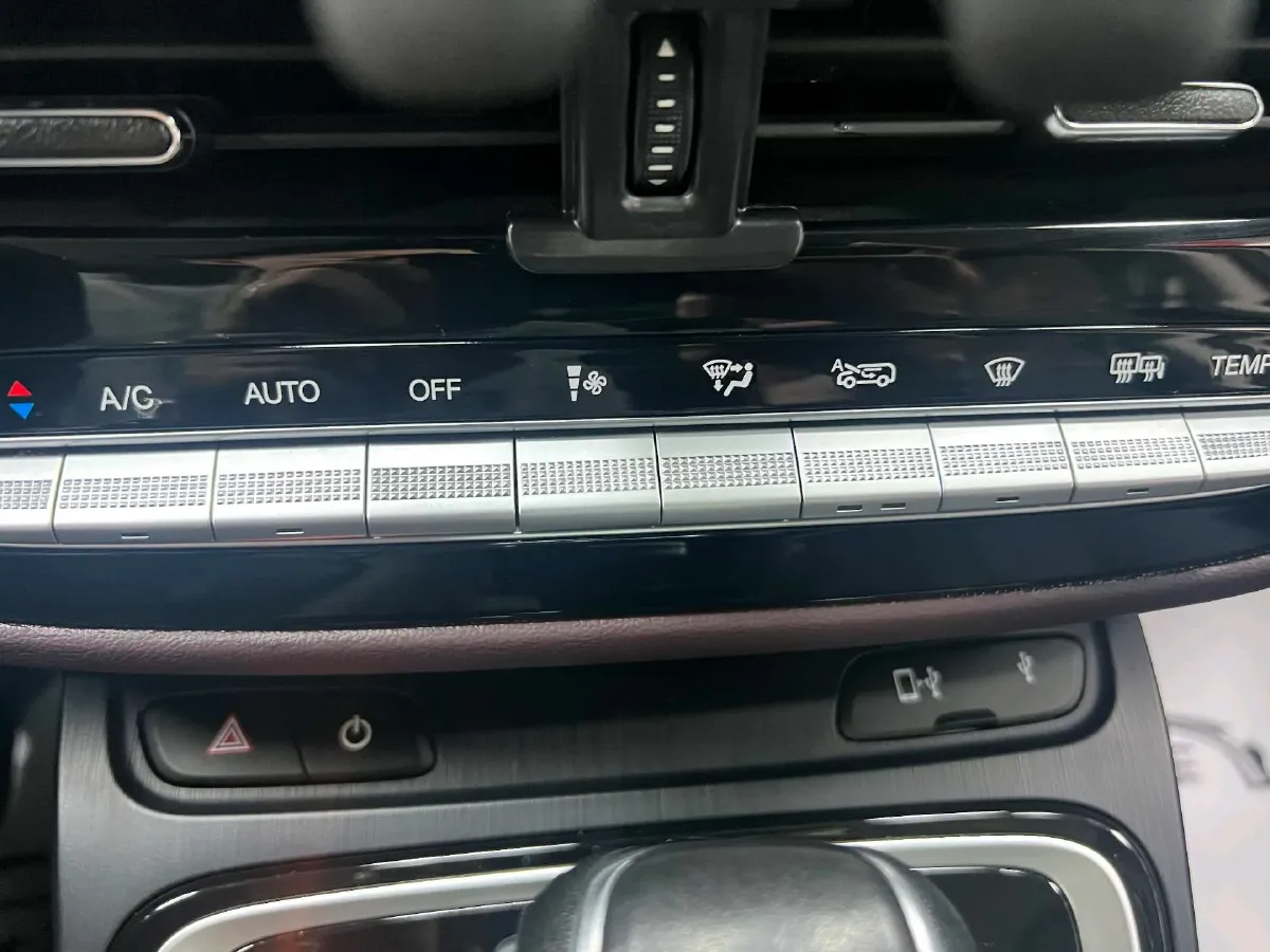 2021 GAC Trumpchi M6 1.5T 169HP L4 7DCT,autocango,china used car exporter,china ev exporter,chinese used car exporter,chinese used ev exporter