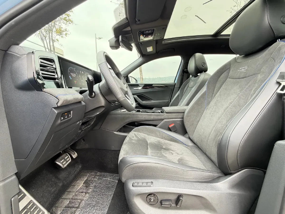 2024 Volkswagen Tiguan L 2.0T 220HP L4 7DCT,autocango,china used car exporter,china ev exporter,chinese used car exporter,chinese used ev exporter