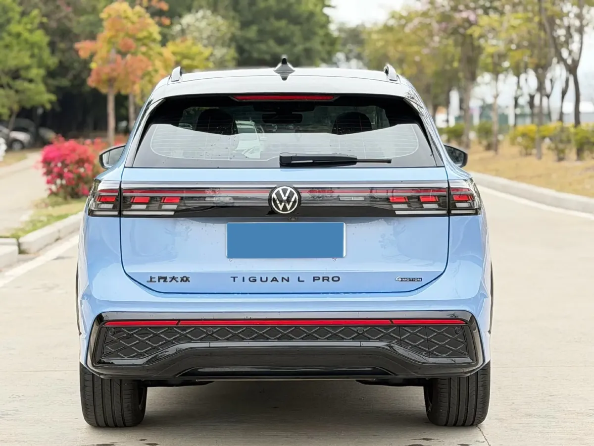 2024 Volkswagen Tiguan L 2.0T 220HP L4 7DCT,autocango,china used car exporter,china ev exporter,chinese used car exporter,chinese used ev exporter