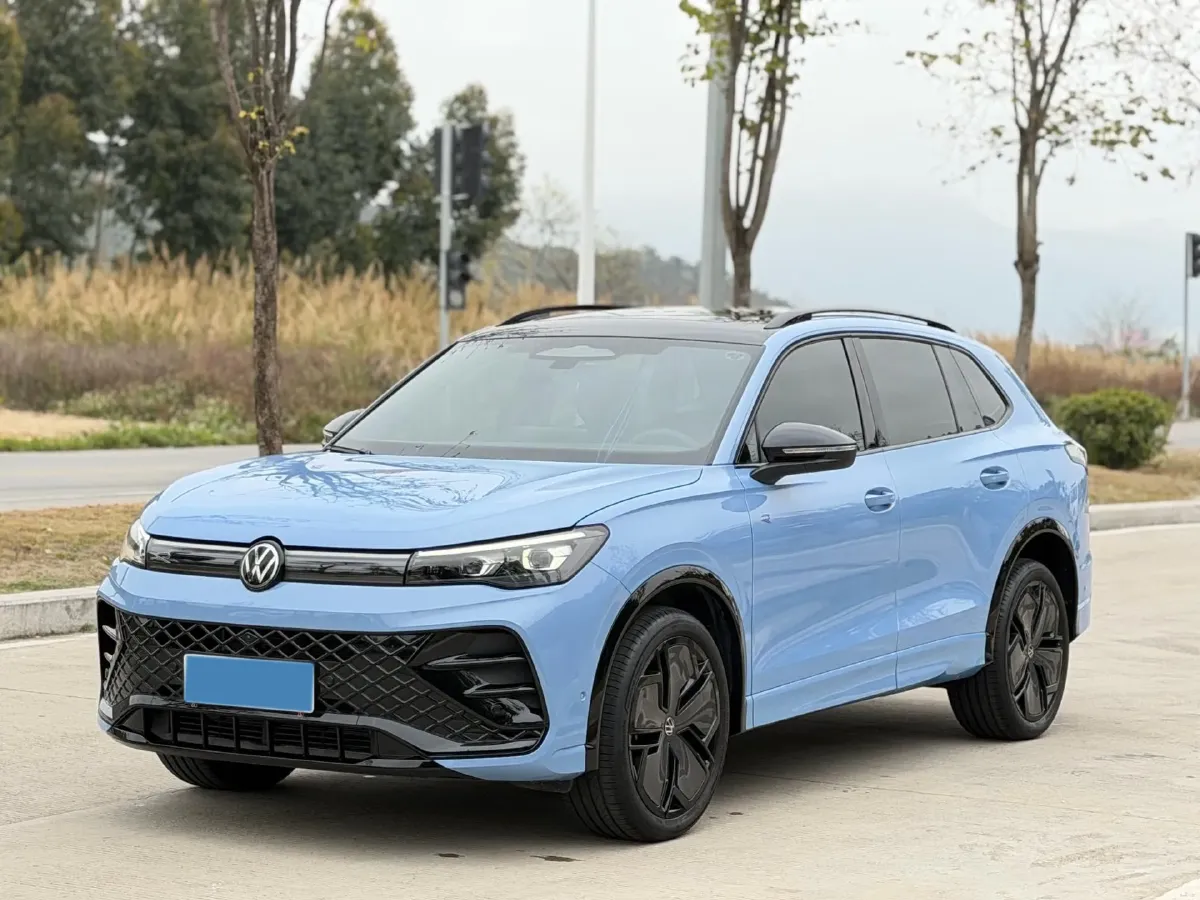 2024 Volkswagen Tiguan L 2.0T 220HP L4 7DCT,autocango,china used car exporter,china ev exporter,chinese used car exporter,chinese used ev exporter