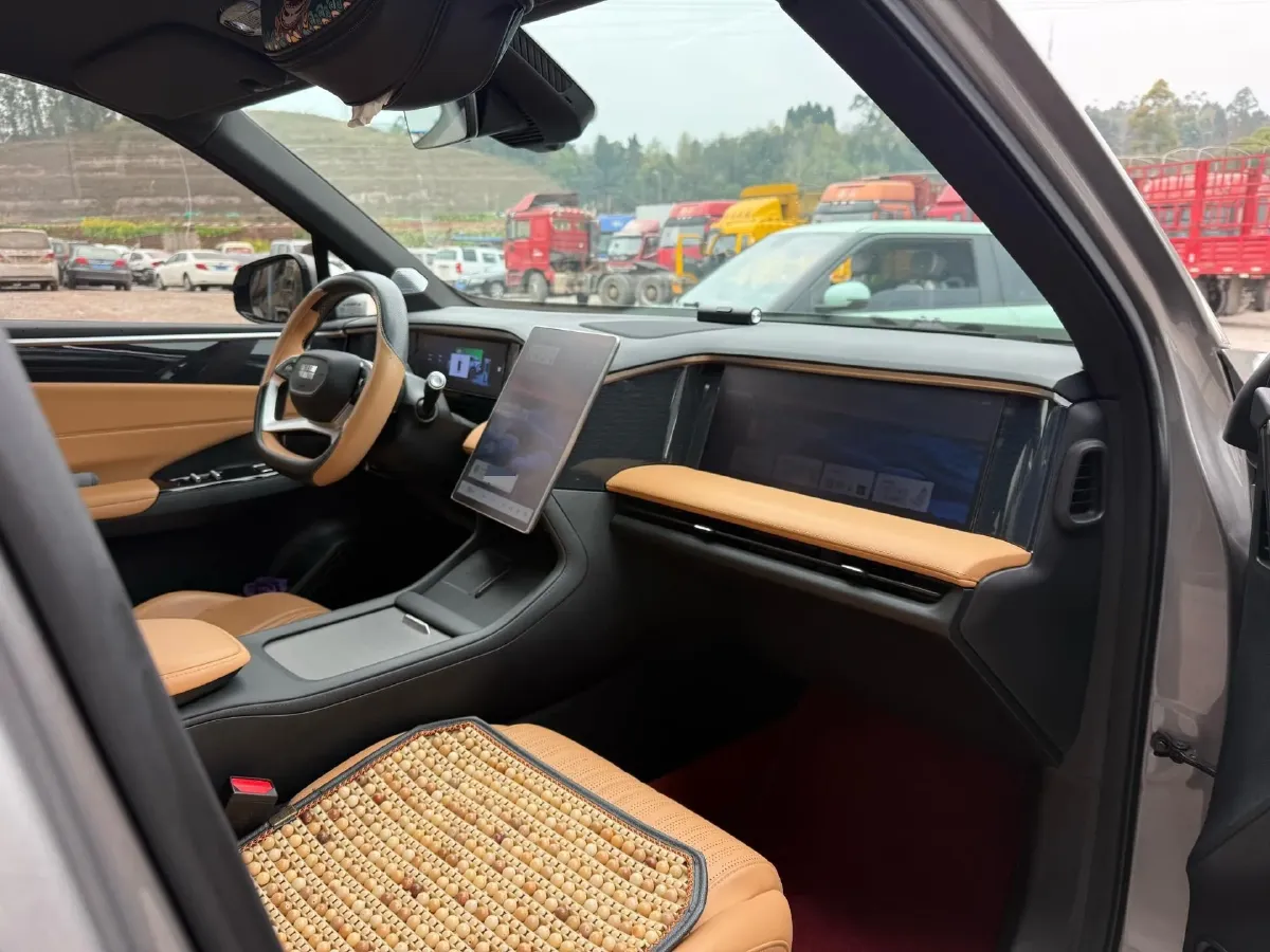 2023 Geely Galaxy L7 1.5T 163HP L4 3DHT PHEV 18.7KWH,autocango,china used car exporter,china ev exporter,chinese used car exporter,chinese used ev exporter