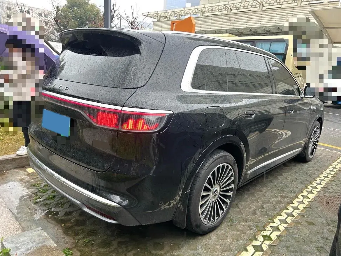 2025 AITO AITO M8 REEV 160HP REEV 53.4KWH,autocango,china used car exporter,china ev exporter,chinese used car exporter,chinese used ev exporter