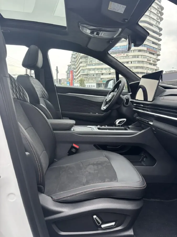 2025 Geely Okavango L 2.0T 218HP L4 7DCT,autocango,china used car exporter,china ev exporter,chinese used car exporter,chinese used ev exporter