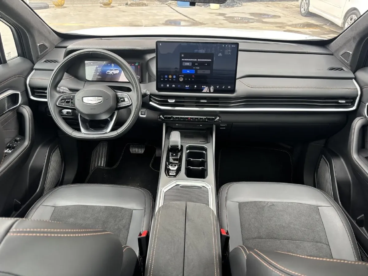 2025 Geely Okavango L 2.0T 218HP L4 7DCT,autocango,china used car exporter,china ev exporter,chinese used car exporter,chinese used ev exporter