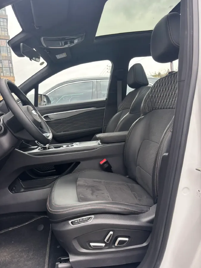 2025 Geely Okavango L 2.0T 218HP L4 7DCT,autocango,china used car exporter,china ev exporter,chinese used car exporter,chinese used ev exporter