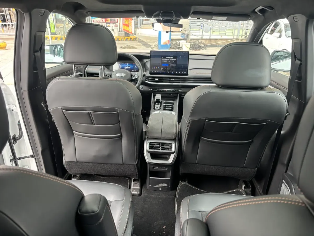 2025 Geely Okavango L 2.0T 218HP L4 7DCT,autocango,china used car exporter,china ev exporter,chinese used car exporter,chinese used ev exporter