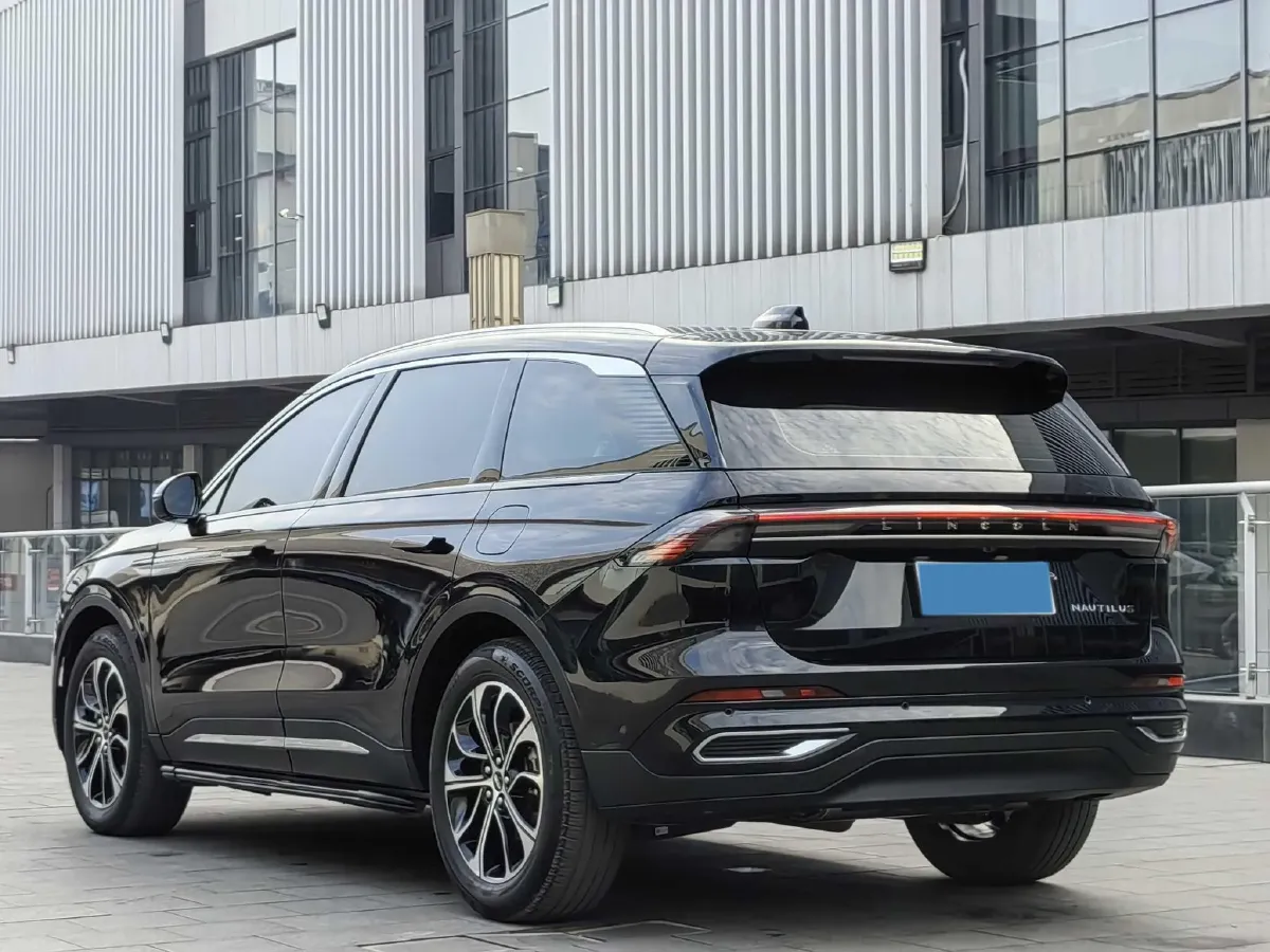 2023 Lincoln Nautilus 2.0T 261HP L4 8AT,autocango,china used car exporter,china ev exporter,chinese used car exporter,chinese used ev exporter