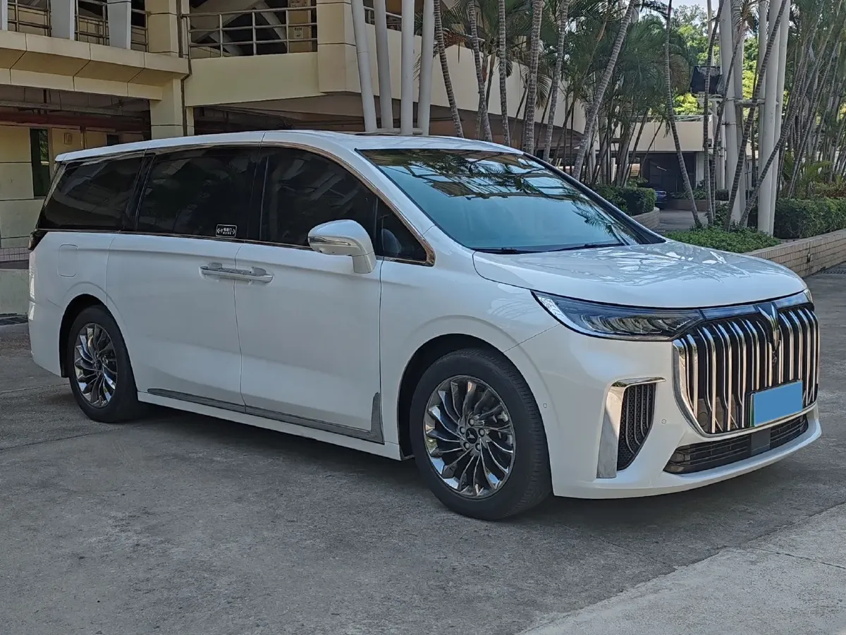 2022 Voyah Dream 1.5T 136HP L4 PHEV 25.57KWH,autocango,china used car exporter,china ev exporter,chinese used car exporter,chinese used ev exporter