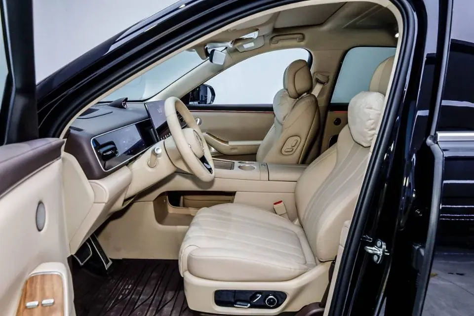 2026 AITO AITO M7 REEV 160HP REEV,autocango,china used car exporter,china ev exporter,chinese used car exporter,chinese used ev exporter