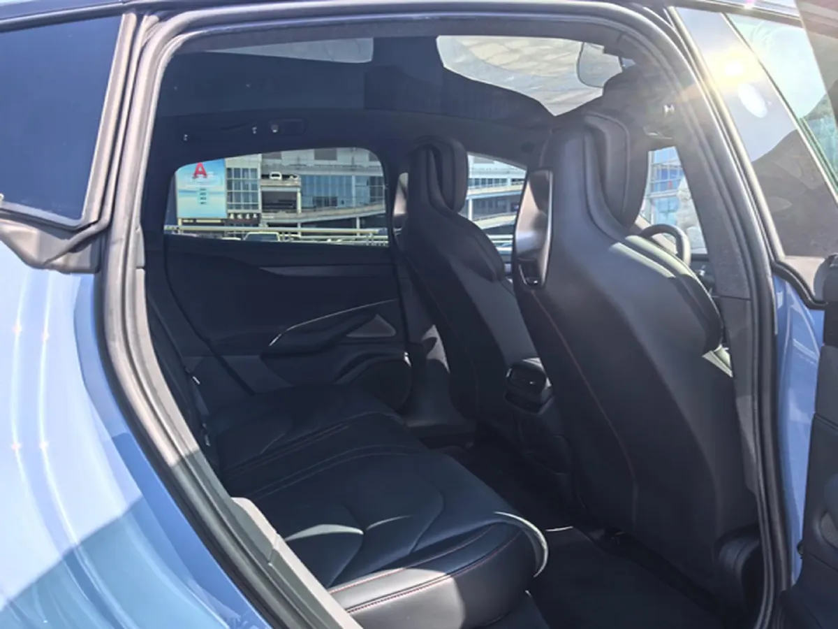 2024 MI SU7 BEV 73.6KWH,autocango,china used car exporter,china ev exporter,chinese used car exporter,chinese used ev exporter