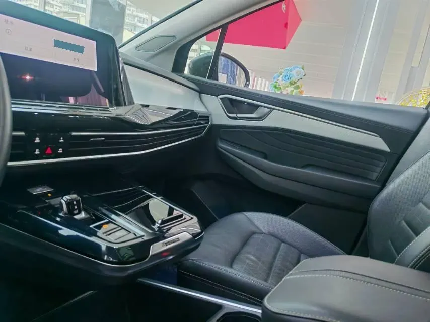 2022 Volkswagen Talagon 2.0T 220HP L4 7DCT,autocango,china used car exporter,china ev exporter,chinese used car exporter,chinese used ev exporter