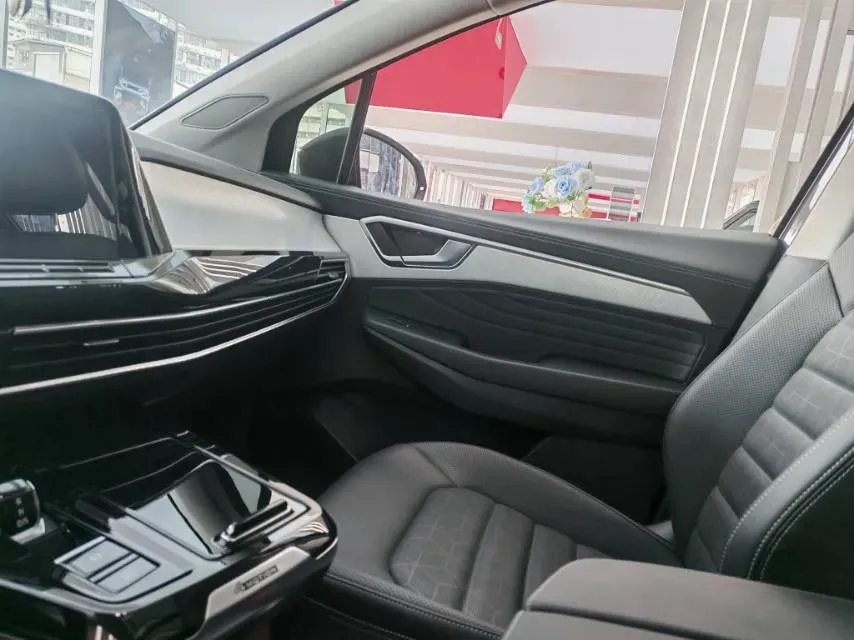 2024 Volkswagen Talagon 2.0T 220HP L4 7DCT,autocango,china used car exporter,china ev exporter,chinese used car exporter,chinese used ev exporter