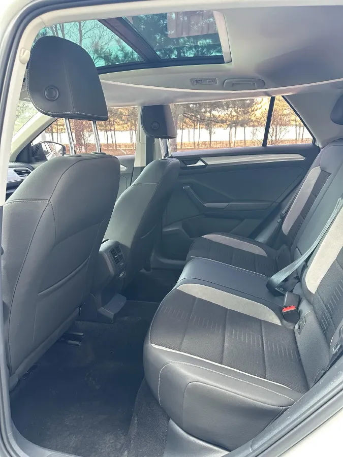 2020 Volkswagen T-Roc 1.4T 131HP L4 7DCT,autocango,china used car exporter,china ev exporter,chinese used car exporter,chinese used ev exporter