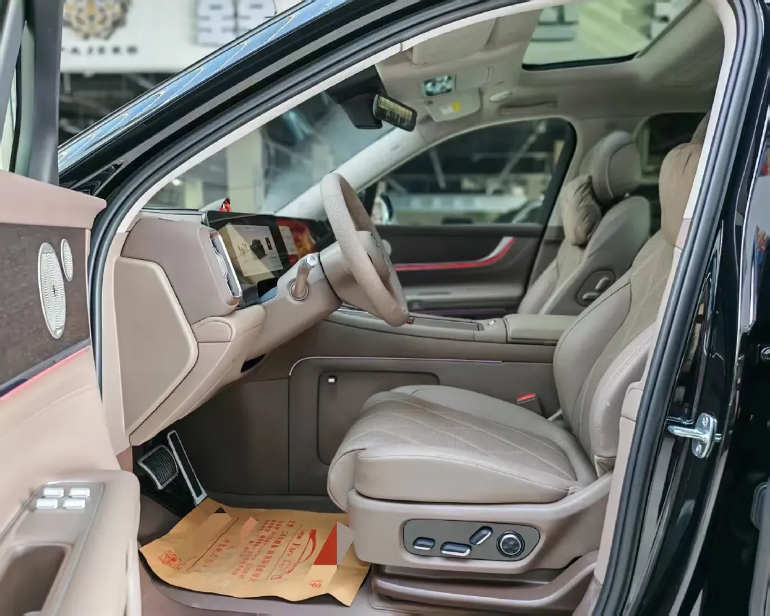 2025 AITO AITO M9 REEV 160HP REEV 52KWH,autocango,china used car exporter,china ev exporter,chinese used car exporter,chinese used ev exporter