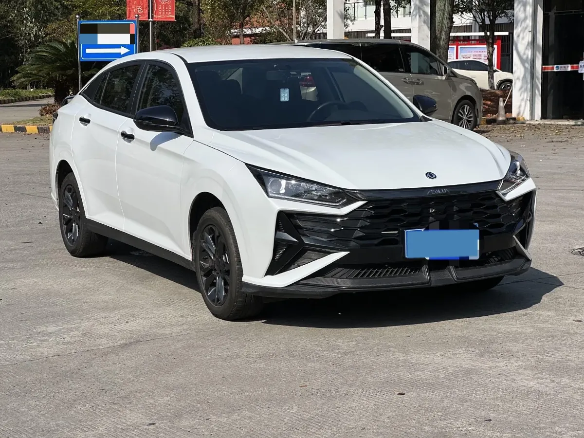 2024 DongFeng Aeolus YiXuan 1.5L 125HP L4 6DCT,autocango,china used car exporter,china ev exporter,chinese used car exporter,chinese used ev exporter