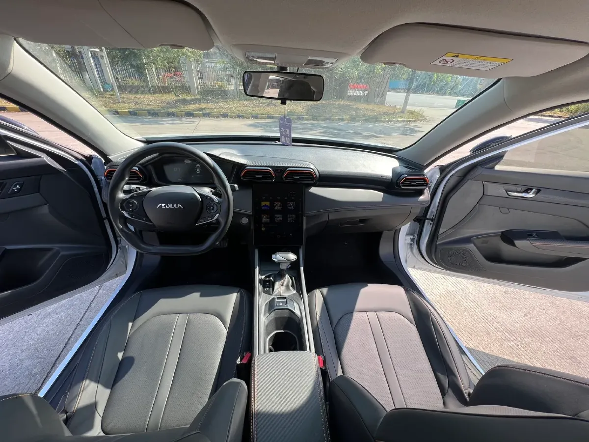 2024 DongFeng Aeolus YiXuan 1.5L 125HP L4 6DCT,autocango,china used car exporter,china ev exporter,chinese used car exporter,chinese used ev exporter