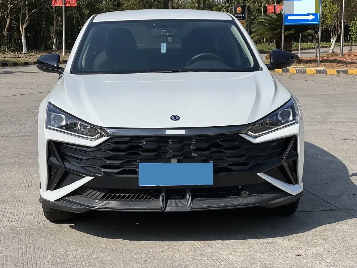 2024 DongFeng Aeolus YiXuan 1.5L 125HP L4 6DCT,autocango,china used car exporter,china ev exporter,chinese used car exporter,chinese used ev exporter