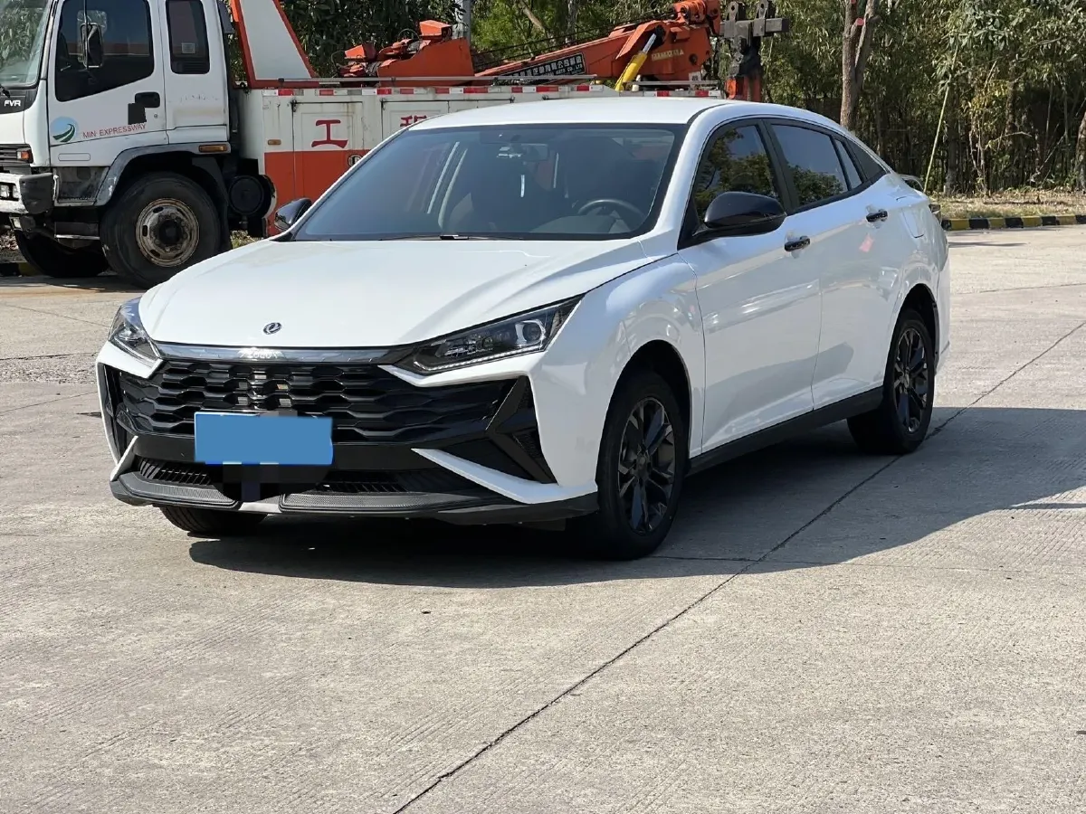 2024 DongFeng Aeolus YiXuan 1.5L 125HP L4 6DCT,autocango,china used car exporter,china ev exporter,chinese used car exporter,chinese used ev exporter