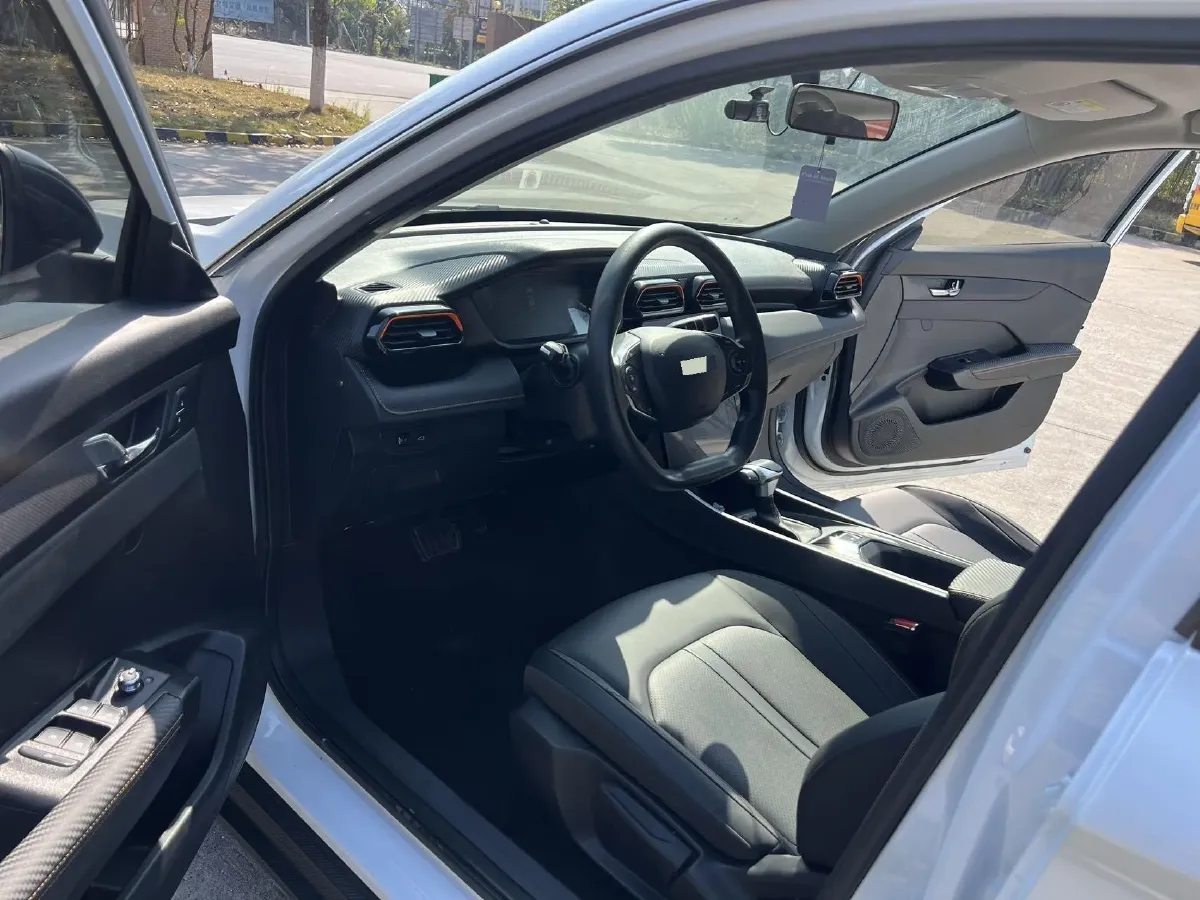 2024 DongFeng Aeolus YiXuan 1.5L 125HP L4 6DCT,autocango,china used car exporter,china ev exporter,chinese used car exporter,chinese used ev exporter