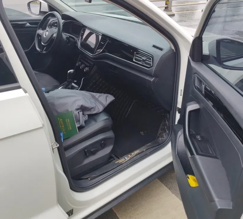 2022 Volkswagen T-Roc 1.4T 150HP L4 7DCT,autocango,china used car exporter,china ev exporter,chinese used car exporter,chinese used ev exporter