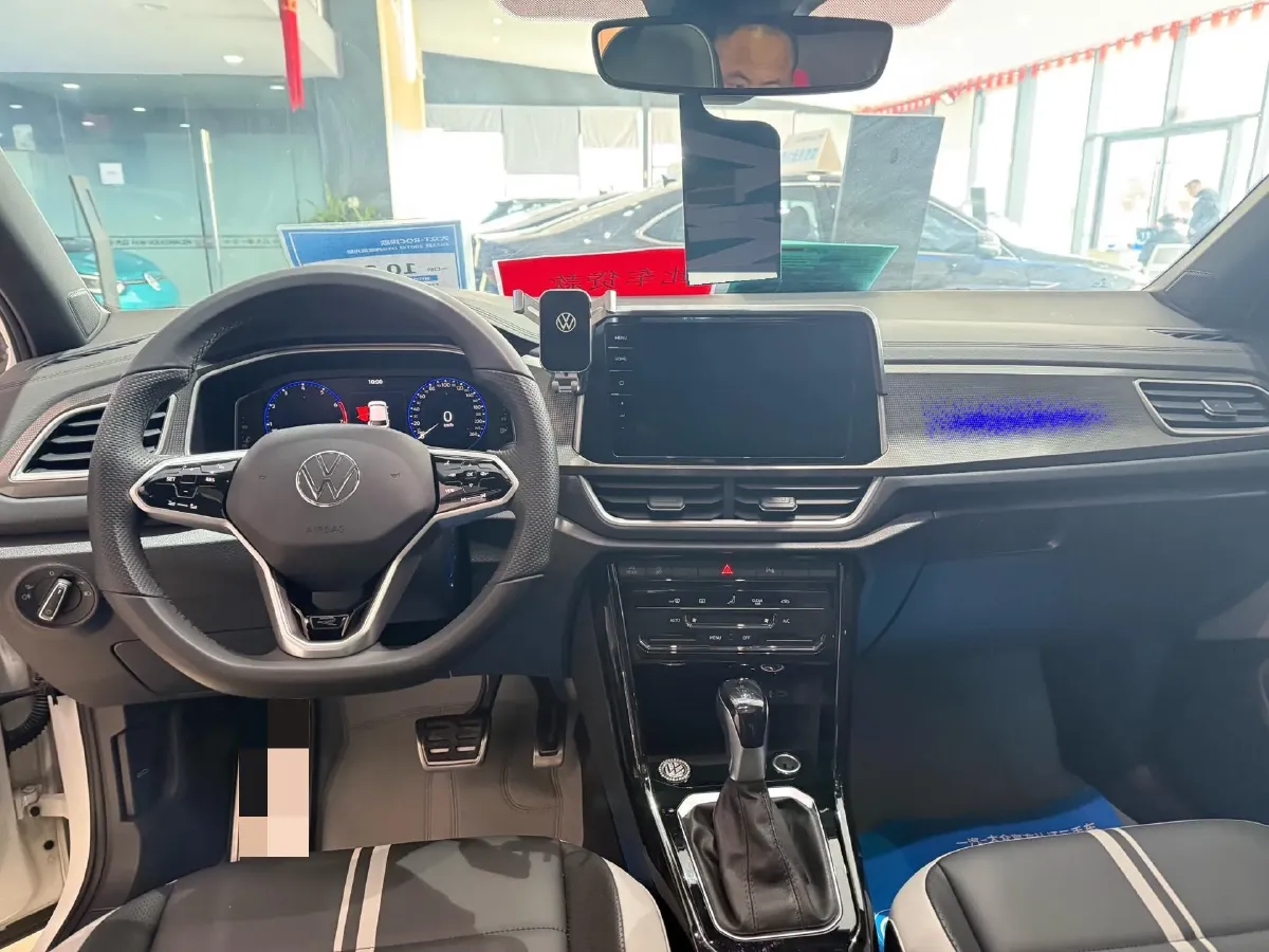 2023 Volkswagen T-Roc 1.5T 160HP L4 7DCT,autocango,china used car exporter,china ev exporter,chinese used car exporter,chinese used ev exporter