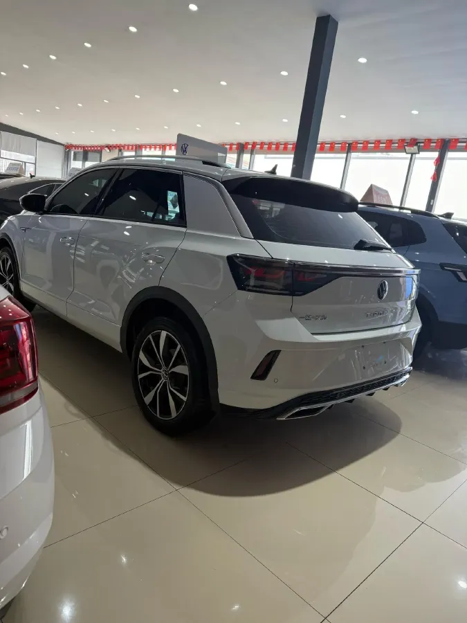 2023 Volkswagen T-Roc 1.5T 160HP L4 7DCT,autocango,china used car exporter,china ev exporter,chinese used car exporter,chinese used ev exporter