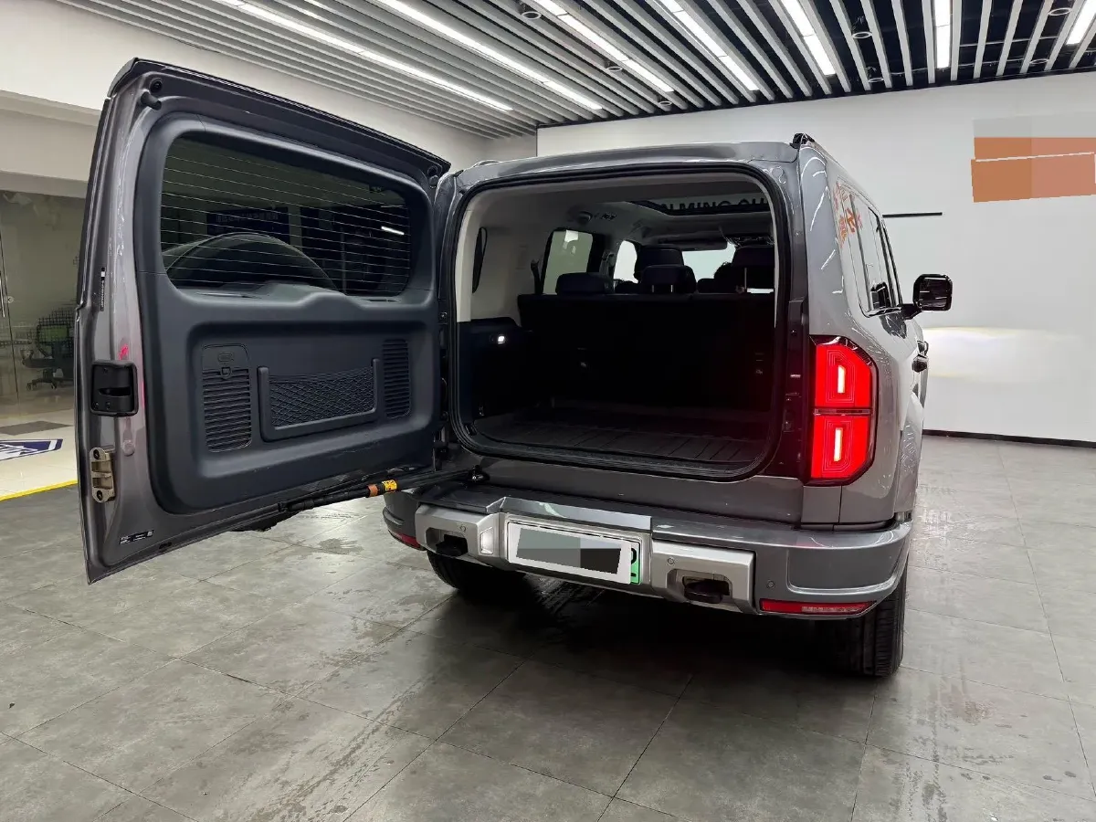 2025 FangChengBao Bao 5 1.5T 194HP L4 E-CVT PHEV 31.8KWH,autocango,china used car exporter,china ev exporter,chinese used car exporter,chinese used ev exporter