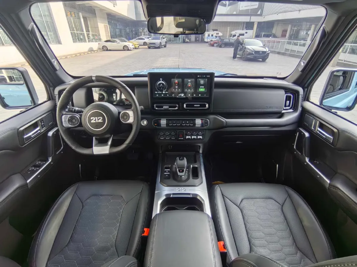 2025 212 212 T01 2.0T 252HP L4 8AT,autocango,china used car exporter,china ev exporter,chinese used car exporter,chinese used ev exporter