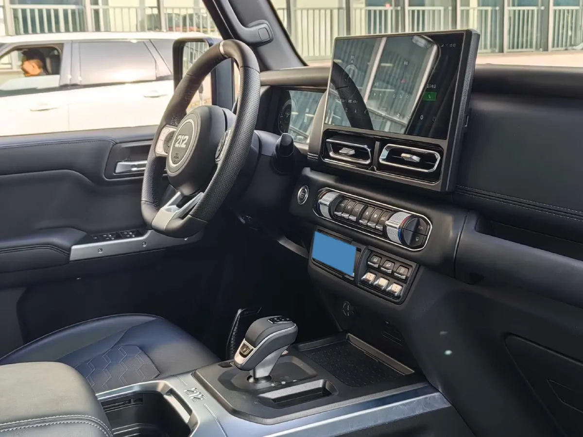 2025 212 212 T01 2.0T 252HP L4 8AT,autocango,china used car exporter,china ev exporter,chinese used car exporter,chinese used ev exporter