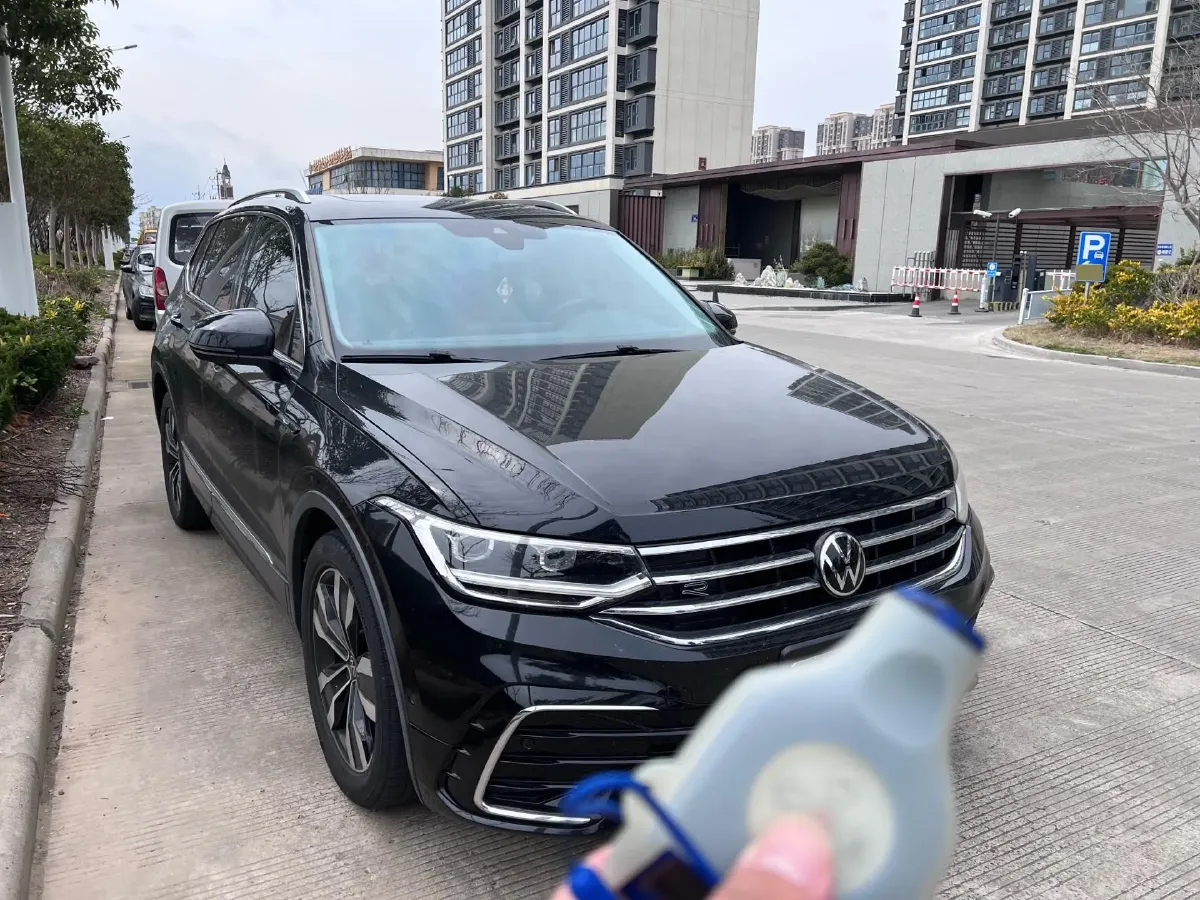 2023 Volkswagen Tiguan L 2.0T 186HP L4 7DCT,autocango,china used car exporter,china ev exporter,chinese used car exporter,chinese used ev exporter