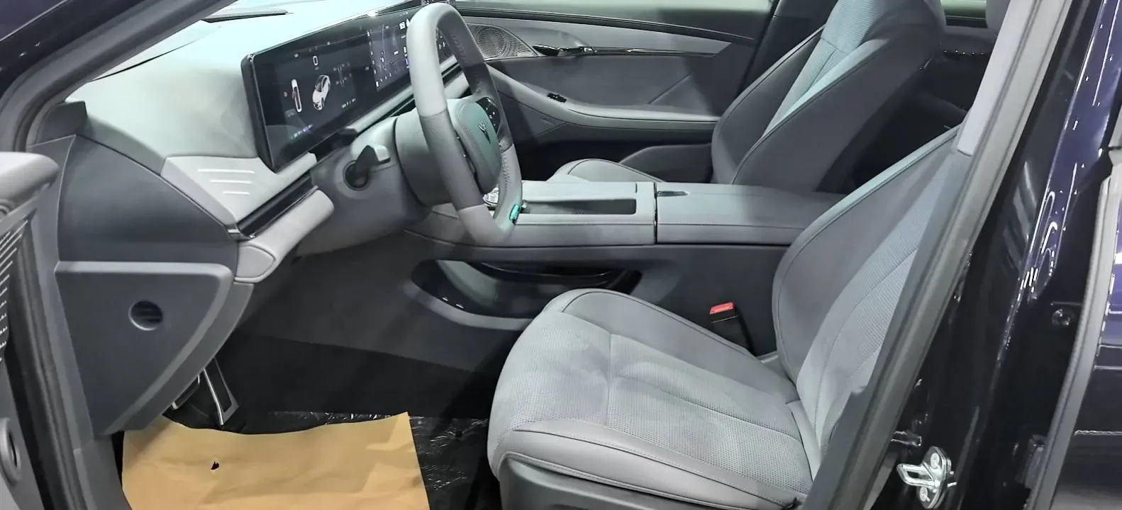 2024 Voyah ZhuiGuang 1.5T 136HP L4 PHEV 43KWH,autocango,china used car exporter,china ev exporter,chinese used car exporter,chinese used ev exporter