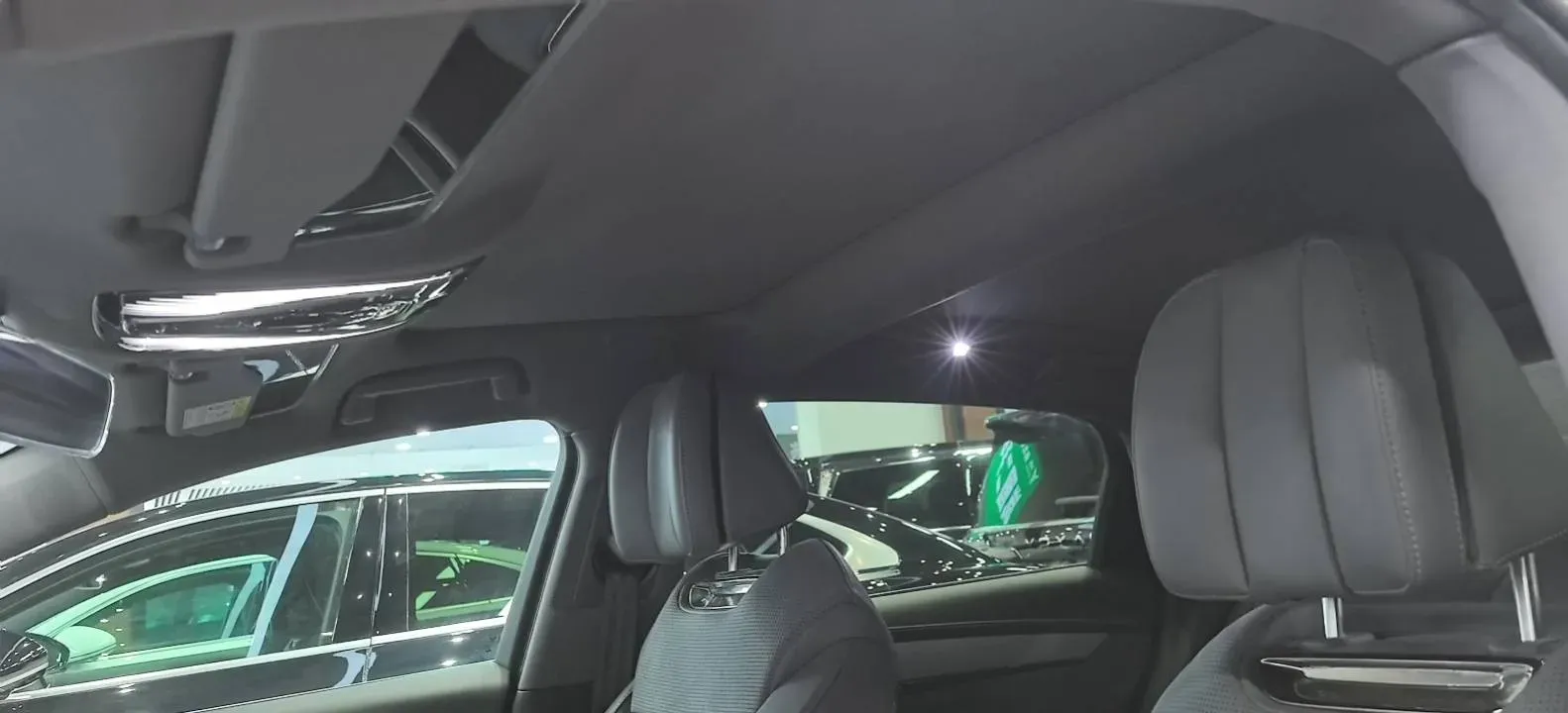 2024 Voyah ZhuiGuang 1.5T 136HP L4 PHEV 43KWH,autocango,china used car exporter,china ev exporter,chinese used car exporter,chinese used ev exporter