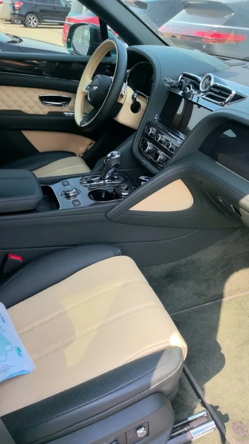 2022 Bentley Bentayga 4.0T 550HP V8 8AT,autocango,china used car exporter,china ev exporter,chinese used car exporter,chinese used ev exporter