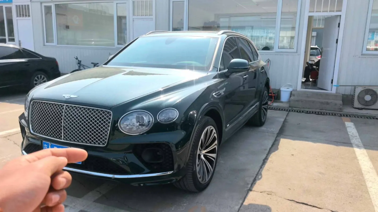 2022 Bentley Bentayga 4.0T 550HP V8 8AT,autocango,china used car exporter,china ev exporter,chinese used car exporter,chinese used ev exporter