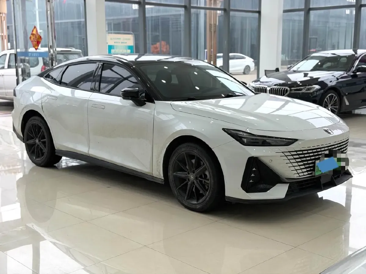 2023 ChangAn UNI-V iDD 1.5T 170HP L4 6TCT PHEV 18.4KWH,autocango,china used car exporter,china ev exporter,chinese used car exporter,chinese used ev exporter