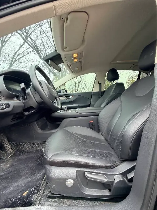 2022 HongQi E-QM5 BEV 54KWH,autocango,china used car exporter,china ev exporter,chinese used car exporter,chinese used ev exporter