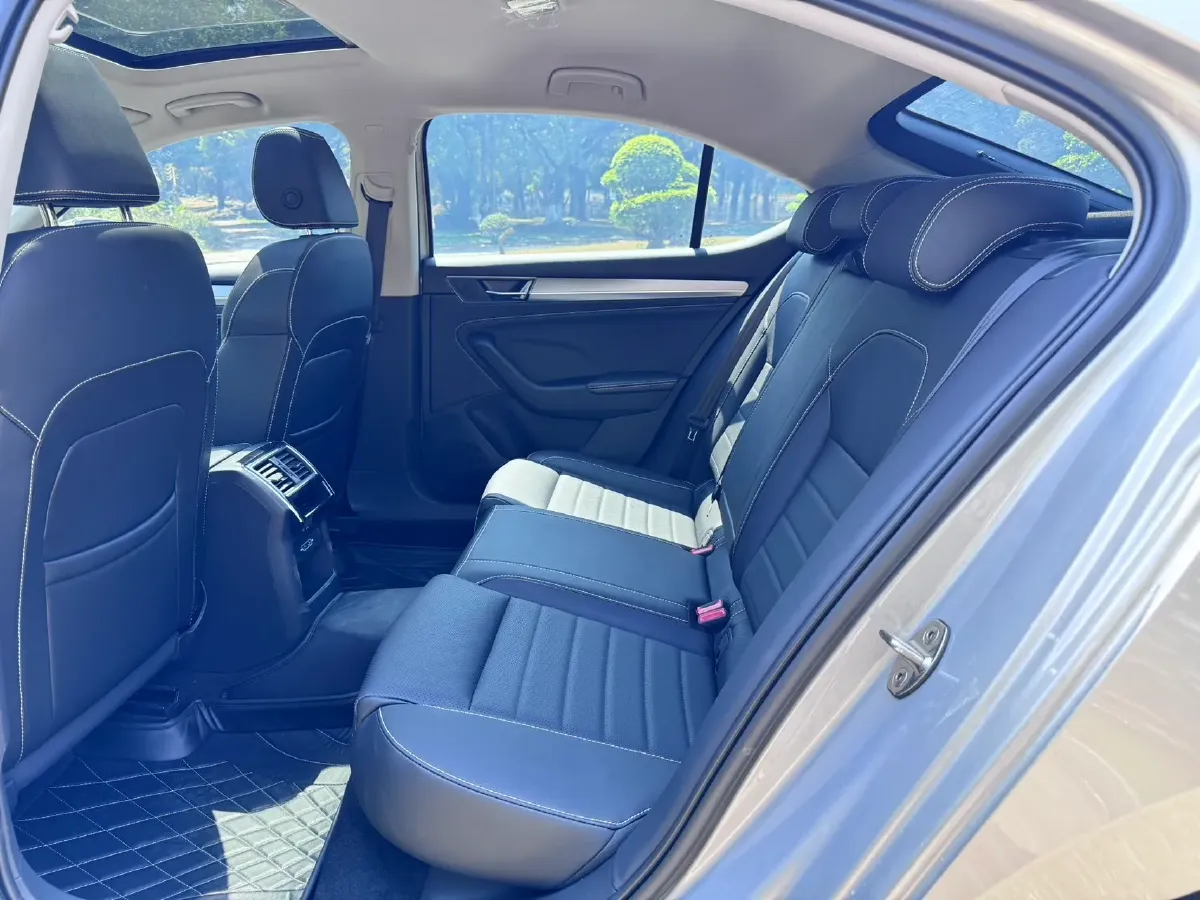 2019 Skoda Superb 1.4T 150HP L4 7DCT,autocango,china used car exporter,china ev exporter,chinese used car exporter,chinese used ev exporter