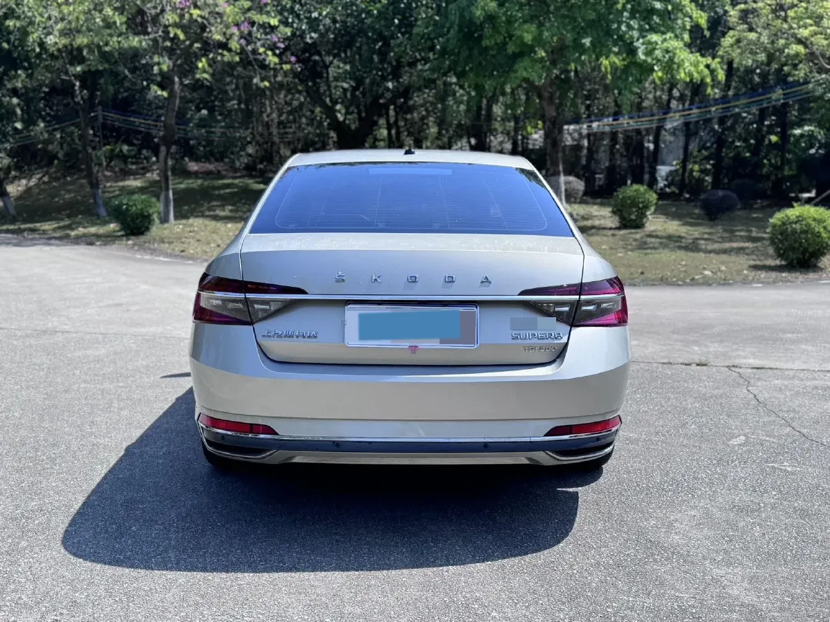 2019 Skoda Superb 1.4T 150HP L4 7DCT,autocango,china used car exporter,china ev exporter,chinese used car exporter,chinese used ev exporter
