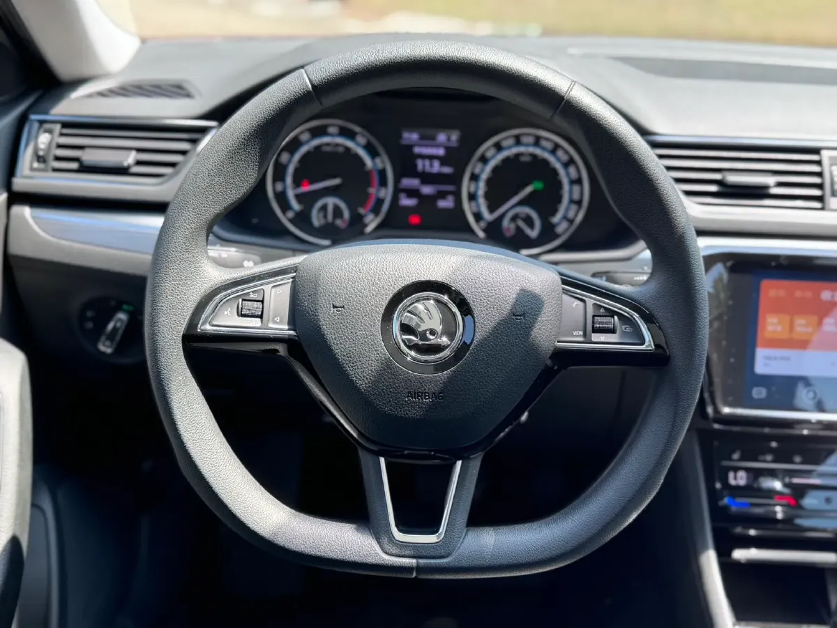 2019 Skoda Superb 1.4T 150HP L4 7DCT,autocango,china used car exporter,china ev exporter,chinese used car exporter,chinese used ev exporter