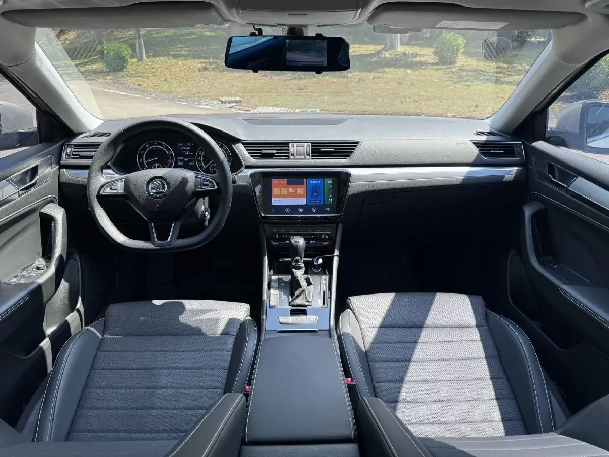 2019 Skoda Superb 1.4T 150HP L4 7DCT,autocango,china used car exporter,china ev exporter,chinese used car exporter,chinese used ev exporter