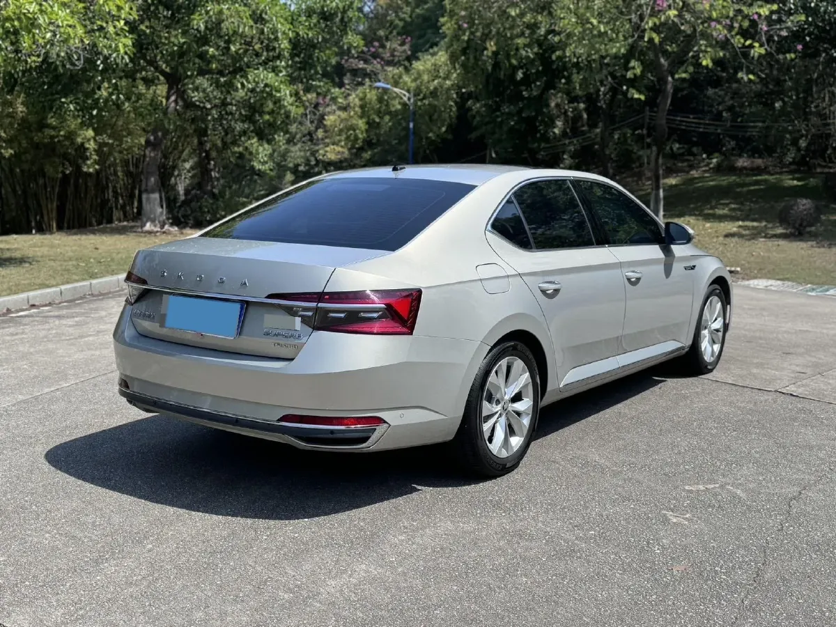 2019 Skoda Superb 1.4T 150HP L4 7DCT,autocango,china used car exporter,china ev exporter,chinese used car exporter,chinese used ev exporter