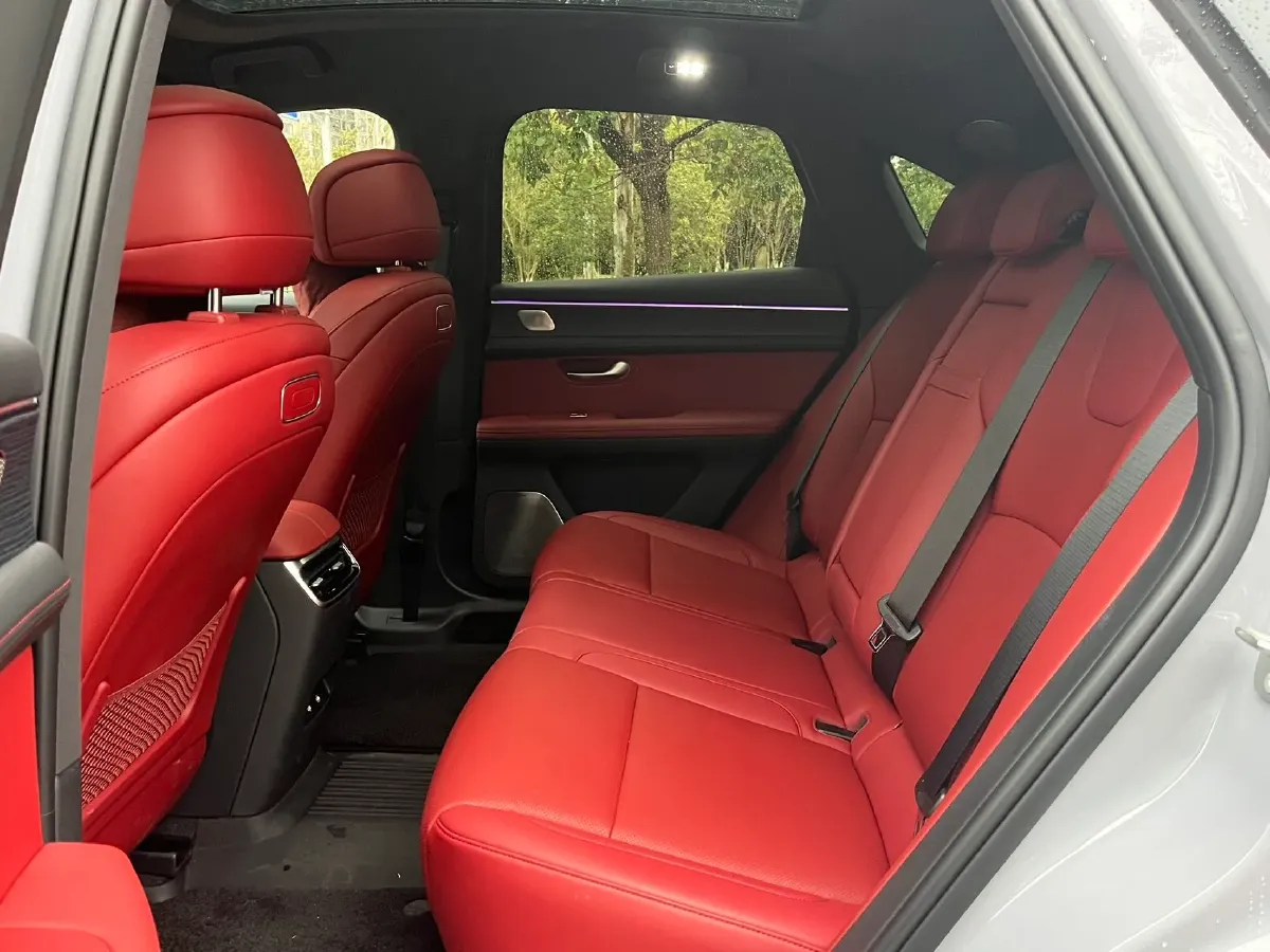 2025 AITO AITO M5 1.5T 152HP L4 REEV 42KWH,autocango,china used car exporter,china ev exporter,chinese used car exporter,chinese used ev exporter