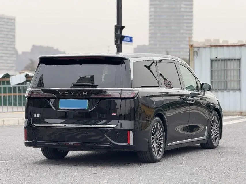 2026 Voyah Dream 1.5T 150HP L4 PHEV,autocango,china used car exporter,china ev exporter,chinese used car exporter,chinese used ev exporter