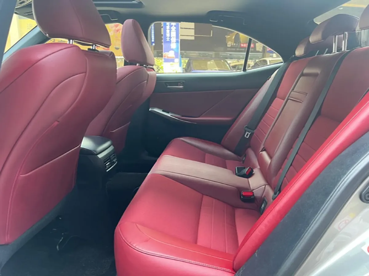 2017 Lexus IS 2.0T 245HP L4 8AT,autocango,china used car exporter,china ev exporter,chinese used car exporter,chinese used ev exporter